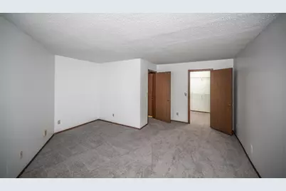 1381 Berry Ridge Road #403, Eagan, MN 55123 - Photo 14