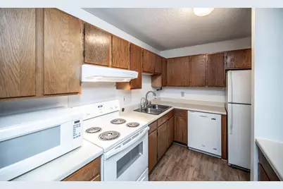 1381 Berry Ridge Road #403, Eagan, MN 55123 - Photo 10