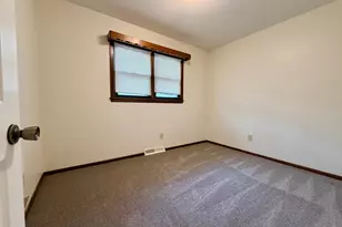 309 Lawrence St, Marshall, MN 56258 - Photo 14