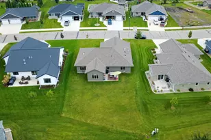 173 Denver Ave SE, Hutchinson, MN 55350 - Photo 30
