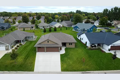 173 Denver Avenue SE, Hutchinson, MN 55350 - Photo 2