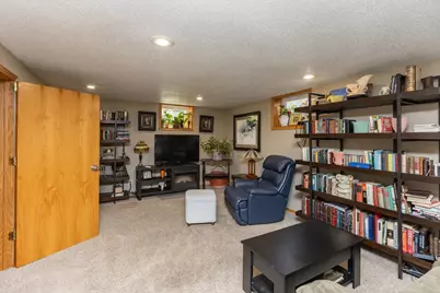 623 Washington Avenue, Fairmont, MN 56031 - Photo 2