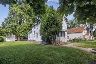 1323 4th St E, Saint Paul, MN 55106 - Photo 2