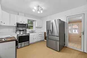 1323 4th St E, Saint Paul, MN 55106 - Photo 10