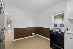 1323 4th St E, Saint Paul, MN 55106 - Photo 12