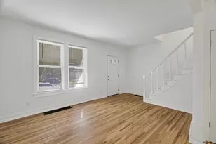 1323 4th St E, Saint Paul, MN 55106 - Photo 6