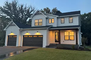 2415 Laurie Ct W, Roseville, MN 55113 - Photo 4