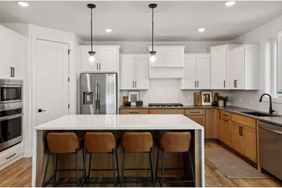 2415 Laurie Court W, Roseville, MN 55113 - Photo 12