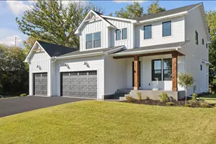 2415 Laurie Ct W, Roseville, MN 55113 - Photo 2