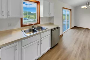 7866 31st St N, Oakdale, MN 55128 - Photo 14