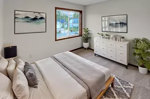 7866 31st St N, Oakdale, MN 55128 - Photo 4