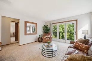 369 Belvidere St E, Saint Paul, MN 55107 - Photo 2