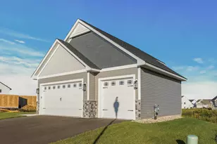 225 10th Ave NE, Hutchinson, MN 55350 - Photo 4