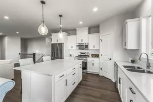 225 10th Ave NE, Hutchinson, MN 55350 - Photo 24