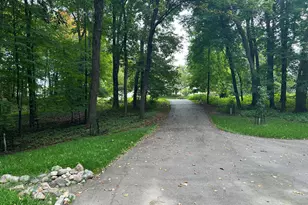 1426 Holdridge Cir, Wayzata, MN 55391 - Photo 12