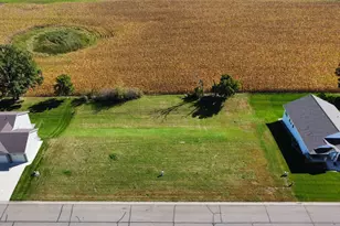 940 Waters Edge Cir, Avon, MN 56310 - Photo 1