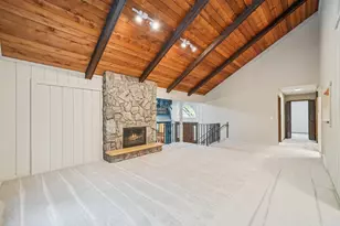 9001 Poplar Bridge Rd, Bloomington, MN 55437 - Photo 8