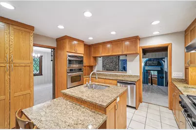 9001 Poplar Bridge Road, Bloomington, MN 55437 - Photo 14