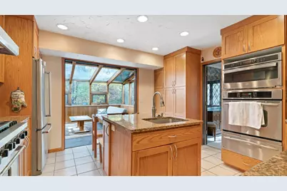 9001 Poplar Bridge Road, Bloomington, MN 55437 - Photo 12