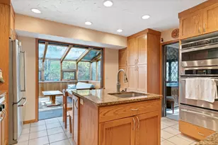 9001 Poplar Bridge Rd, Bloomington, MN 55437 - Photo 12