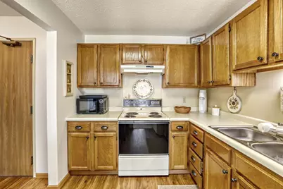 500 County Road B W #202, Roseville, MN 55113 - Photo 12