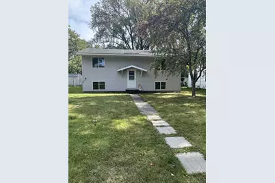 1212 11th Avenue SE, Saint Cloud, MN 56304 - Photo 1