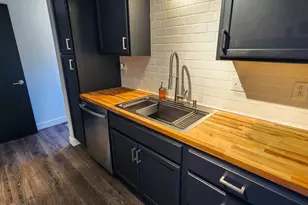 1402 E Gateway Cir S, Fargo,  58103 - Photo 10