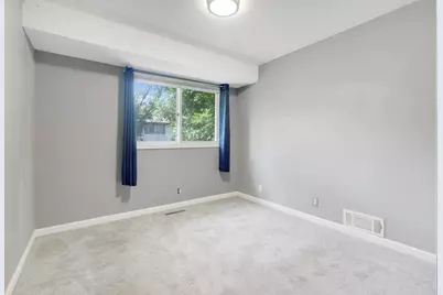 10707 Yukon Avenue S, Bloomington, MN 55438 - Photo 8