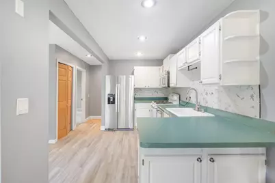 10707 Yukon Avenue S, Bloomington, MN 55438 - Photo 6