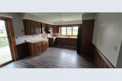 503 Hawthorne Drive, Marshall, MN 56258 - Photo 2