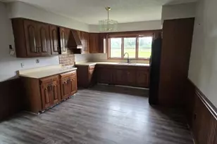 503 Hawthorne Dr, Marshall, MN 56258 - Photo 2