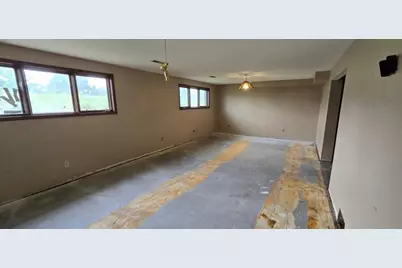 503 Hawthorne Drive, Marshall, MN 56258 - Photo 8