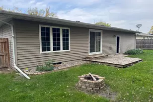 2937 Edgewood Dr N, Fargo, ND 58102 - Photo 4