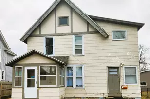 221 E 8th St, Winona, MN 55987 - Photo 1
