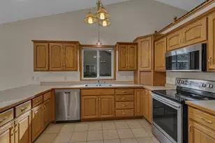 1812 Maple Ln, Saint Cloud, MN 56304 - Photo 4