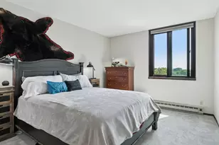 1181 Edgcumbe Rd, Saint Paul, MN 55105 - Photo 12