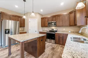 723 Jacko Ct, Hudson, WI 54016 - Photo 4