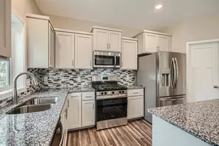 6048 Quebec Ave N, New Hope, MN 55428 - Photo 2