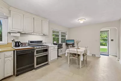 2911 Troseth Road, Roseville, MN 55113 - Photo 6