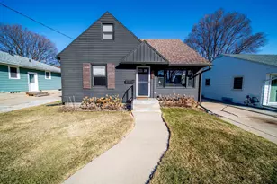 930 13th Ave NE, Rochester, MN 55906 - Photo 2