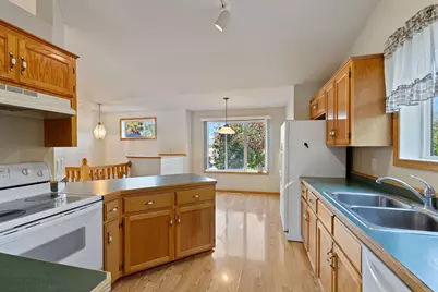 832 S Elm Street, Belle Plaine, MN 56011 - Photo 10