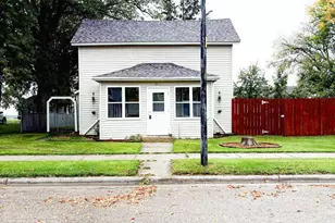 211 Conley Ave S, Thief River Falls, MN 56701 - Photo 1