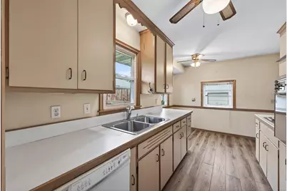 2267 Shawnee Drive, North Saint Paul, MN 55109 - Photo 6