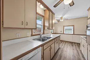 2267 Shawnee Dr, North Saint Paul, MN 55109 - Photo 6