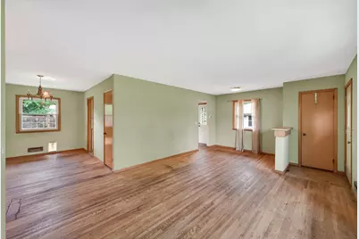 2267 Shawnee Drive, North Saint Paul, MN 55109 - Photo 2