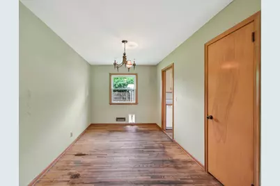 2267 Shawnee Drive, North Saint Paul, MN 55109 - Photo 4