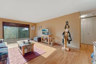 1304 W Medicine Lake Dr, Plymouth, MN 55441 - Photo 6