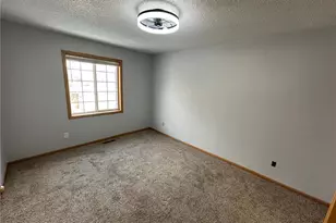 8878 Spring Ln, Woodbury, MN 55125 - Photo 10