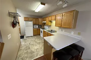 8878 Spring Ln, Woodbury, MN 55125 - Photo 4