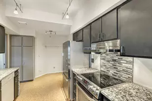 1235 Yale Pl, Minneapolis, MN 55403 - Photo 6